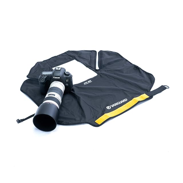 Housse de pluie Vanguard Alta RCM sur un reflex équipé d’un objectif 70-200 mm