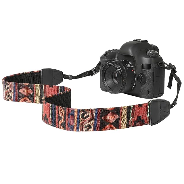 Sangle photo MoKo en coton à motif ancien, avec ses embouts de cuir