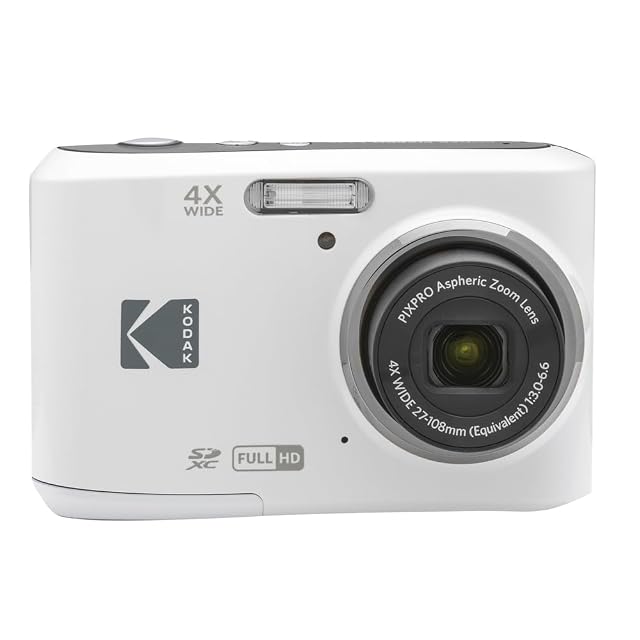 Compact blanc Kodak Pixpro FZ45 avec son petit objectif et son écran arrière de 2,7 pouces