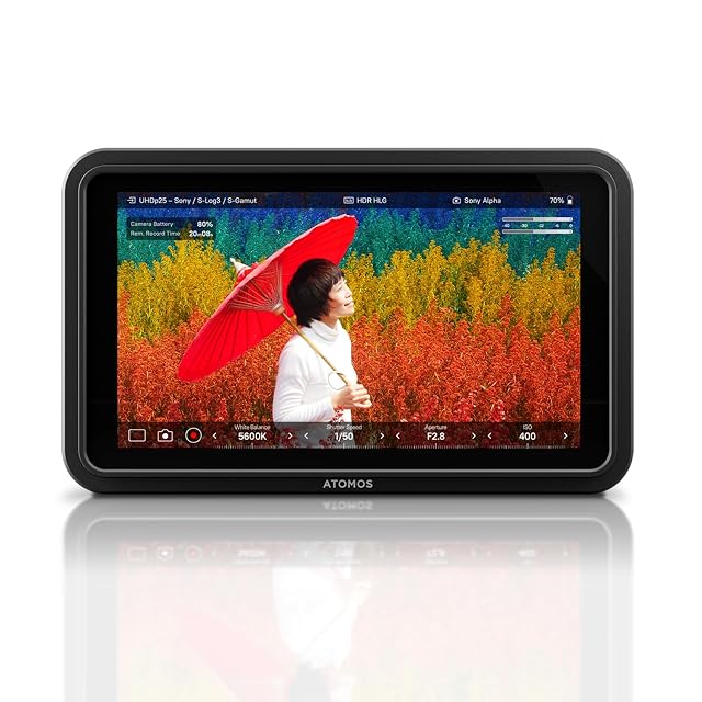 Moniteur de contrôle mince Atomos Shinobi II sur un équipage stabilisé, affichant une image HDR