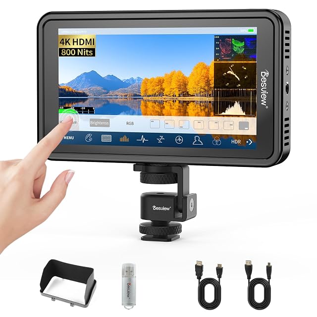 Moniteur Desview R5II sur un appareil, son pare-soleil d’écran en place, affichant un oscillogramme