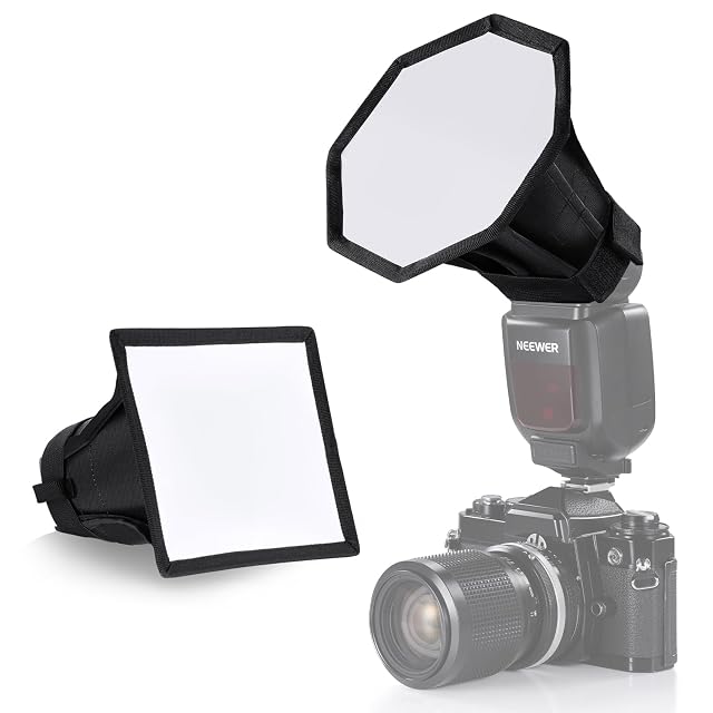 Paire de boîtes à lumière NEEWER NS5P, l’une rectangulaire et l’autre octogonale, montées sur des têtes de flash