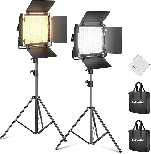 Paire de panneaux LED NEEWER 660 munis de volets, sur pieds en aluminium
