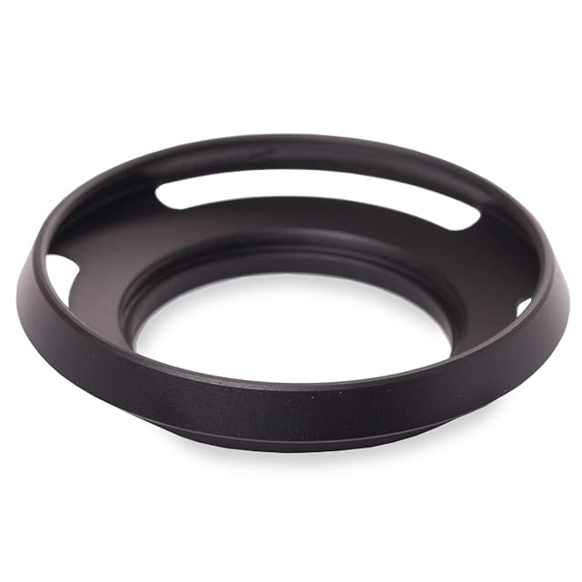 Pare-soleil métallique CELLONIC noir sur une petite focale fixe de 46 mm