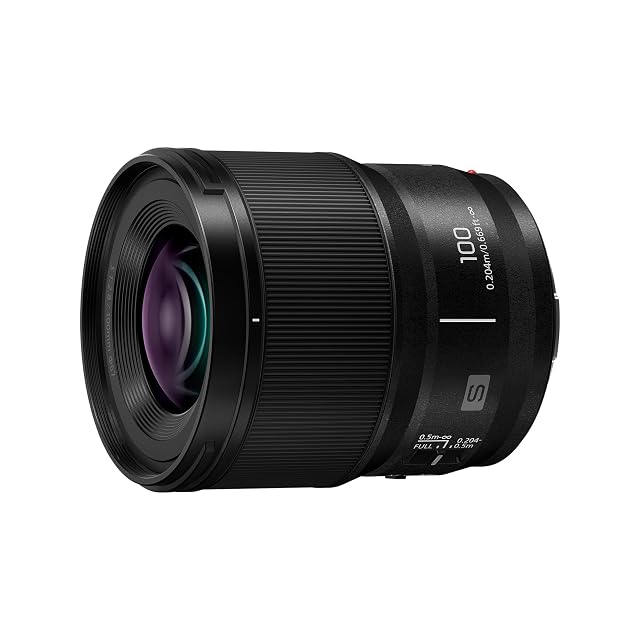 Objectif macro Panasonic Lumix S-E100 noir, un fût court pour un 100 mm plein format