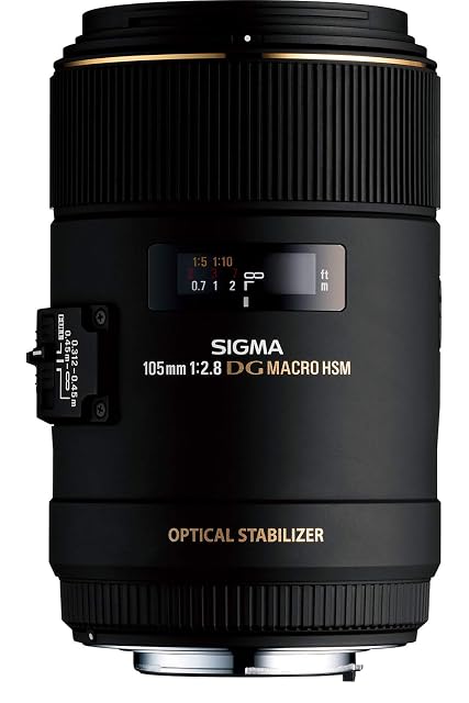 Objectif macro Sigma 105mm F2.8 EX noir, sa bague de mise au point texturée et une monture Canon EF