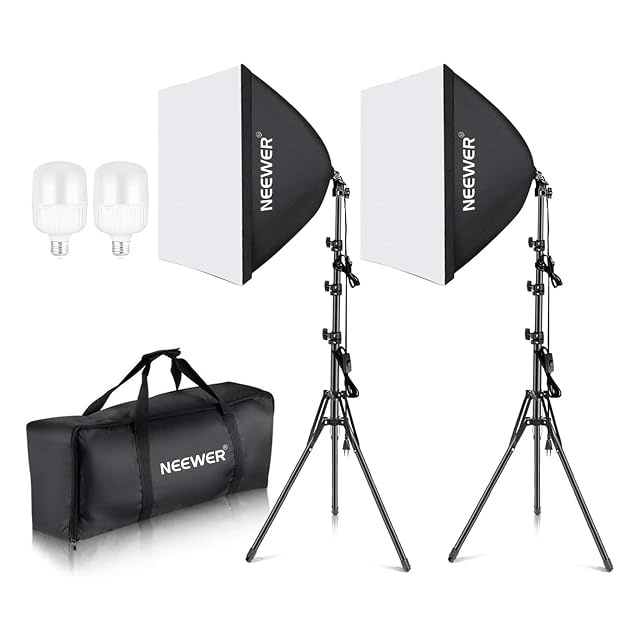 Ensemble de boîtes à lumière NEEWER avec deux caissons de 60 sur 60 cm sur pieds d’aluminium de 210 cm