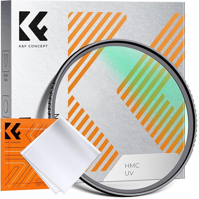 Filtre UV K&F Concept de 67 mm dont le traitement teinté de vert accroche la lumière
